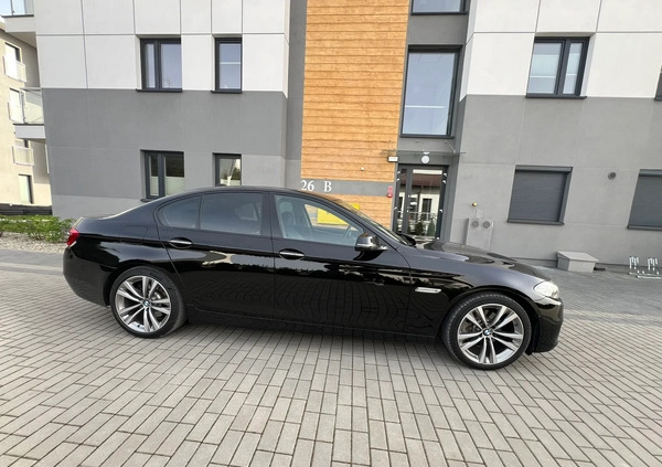 BMW Seria 5 cena 89400 przebieg: 74300, rok produkcji 2016 z Kielce małe 631